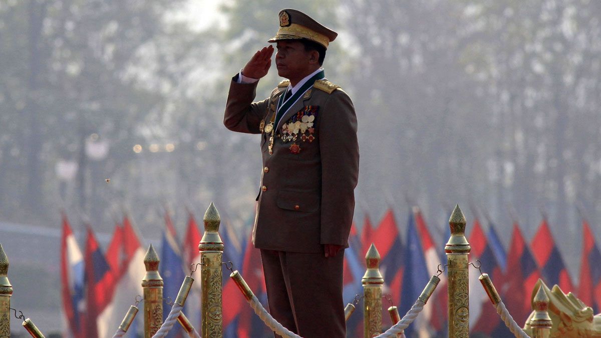 إغلاق حساب تويتر الخاص بقائد جيش ميانمار بسبب خطاب كراهية ضد مسلمي الروهينغا