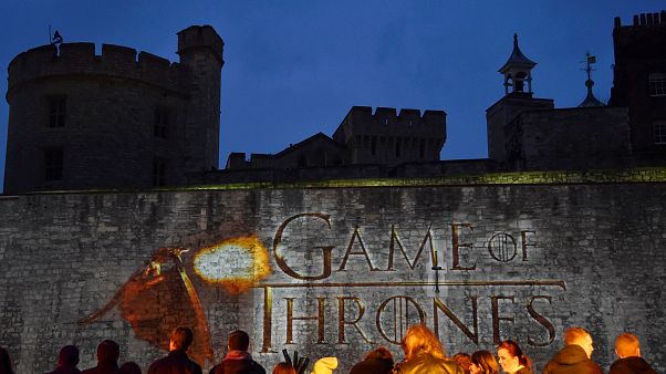 Game of Thrones'un son bölümü Paris'in en büyük sinema ekranında yayınlandı Game of Thrones'un son bölümü Paris'in en büyük sinema ekranında yayınlandı