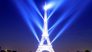 130 éves Eiffel tornya