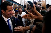 Guaidó confirma contactos y anuncia la 'liberación' de Simonovis