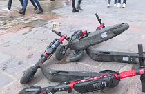 Электросамокатам – бой: во Франции ограничат их использование