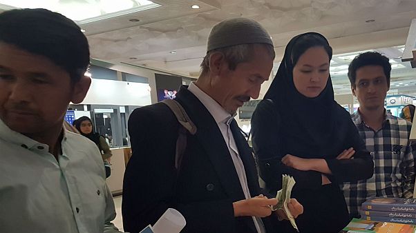 تحریمهای اقتصادی ایران؛ زندگی مهاجران افغان «بینهایت» سخت شده است تحریمهای اقتصادی ایران؛ زندگی مهاجران افغان «بینهایت» سخت شده است