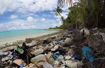238 tonnellate di plastica sulle spiagge di due atolli oceanici (più quella sotto la superficie)