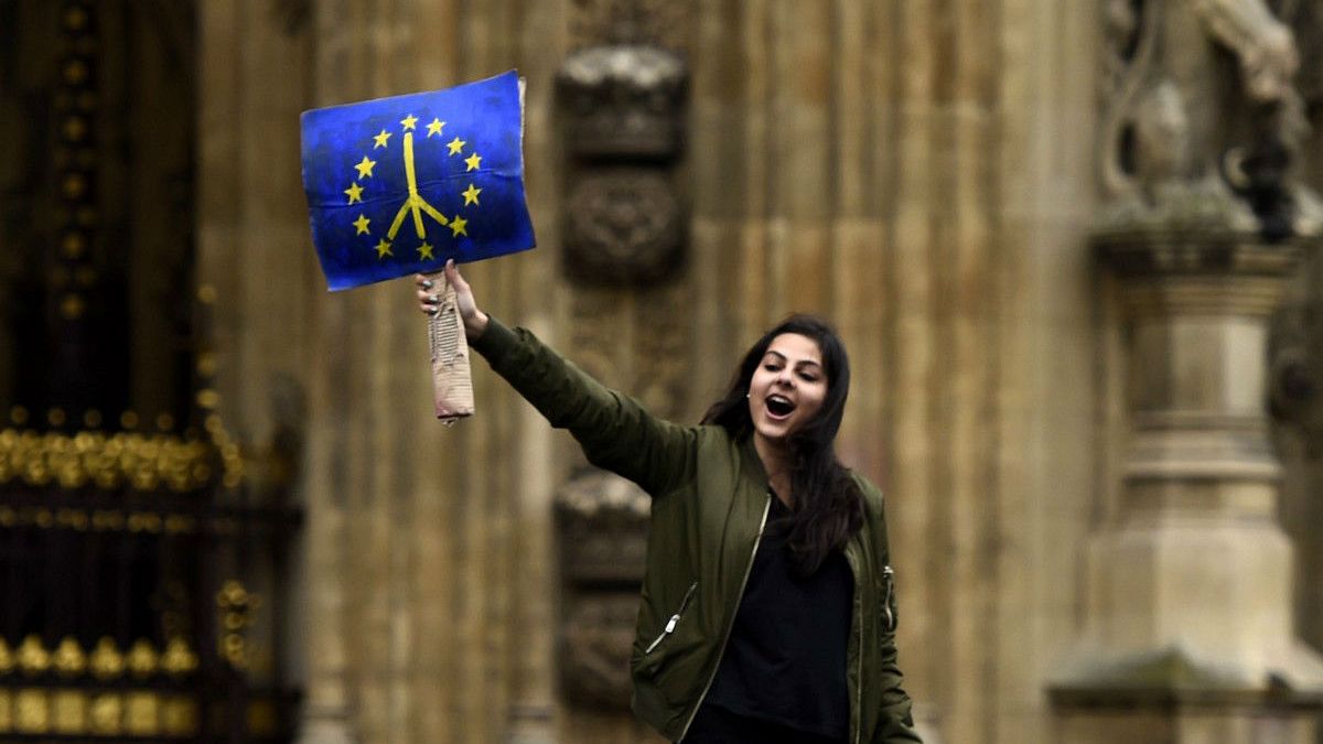 Yaşlı politikacılara tepki gösteren Avrupalı gençler AP seçimlerine kendi partileriyle giriyor