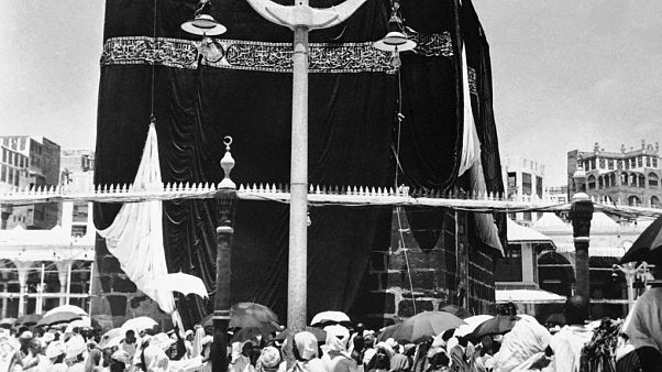 صورة للكعبة بمكة المكرمة نشرت في يناير 1953 خلال موسم الحج صورة للكعبة بمكة المكرمة نشرت في يناير 1953 خلال موسم الحج