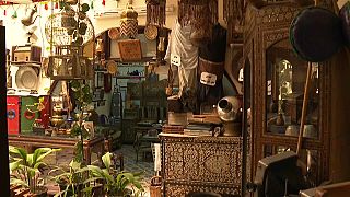 شاهد: متحف دمشقي في منزل يضم أكثر من 3000 قطعة من تاريخ سوريا