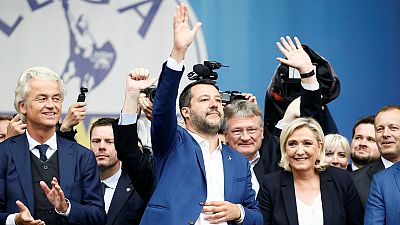Comício antieuropa em cidade dividida por Matteo Salvini