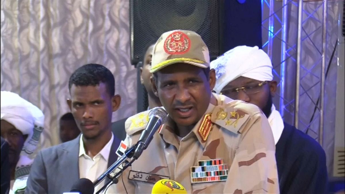 الفريق محمد حمدان دقلو نائب زعيم المجلس العسكري السوداني