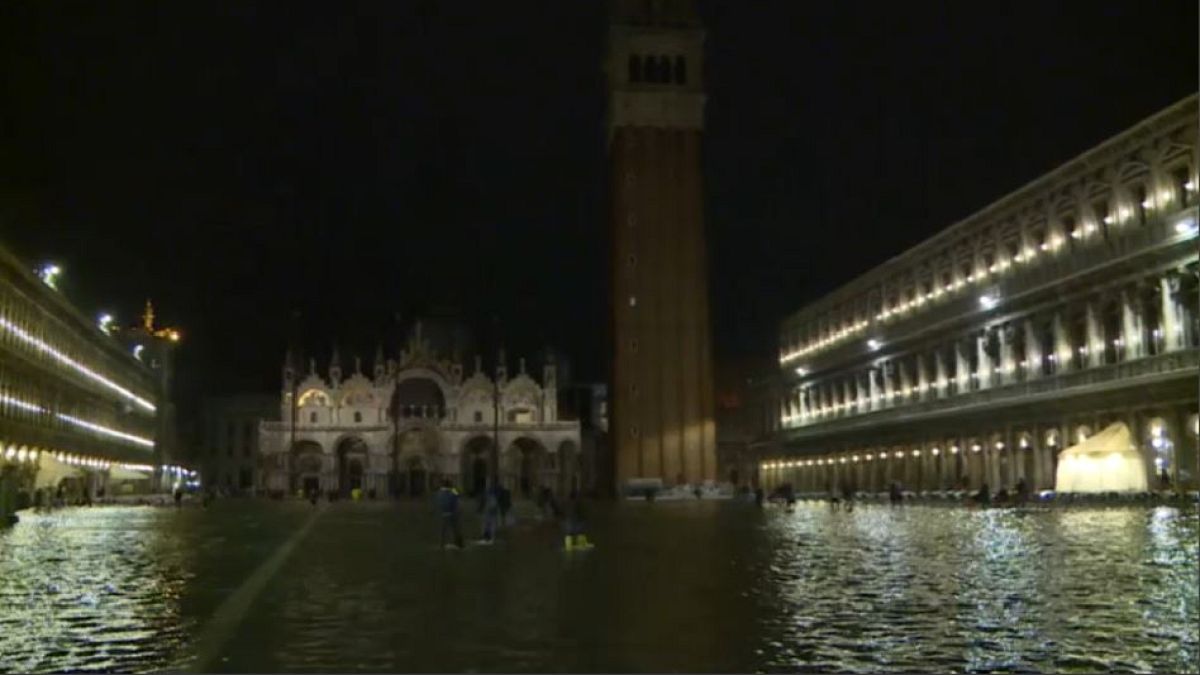 Água sobre 1,10m em Veneza