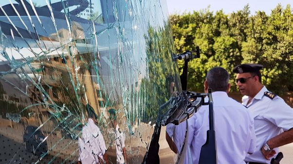 Взрыв рядом с туристическим автобусом Взрыв рядом с туристическим автобусом