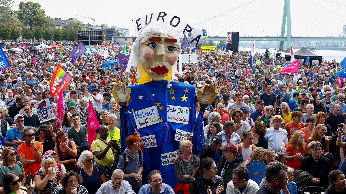 راهپیمایی اروپاییان در حمایت از اتحادیه اروپا و علیه راست‌گرایان‌افراطی 