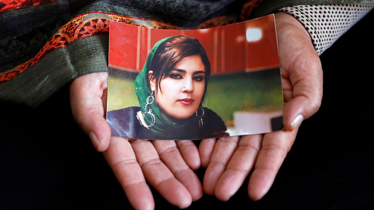 زنان شاغل افغان در معرض خطر؛ قاتلان مینه منگل همچنان فراری هستند