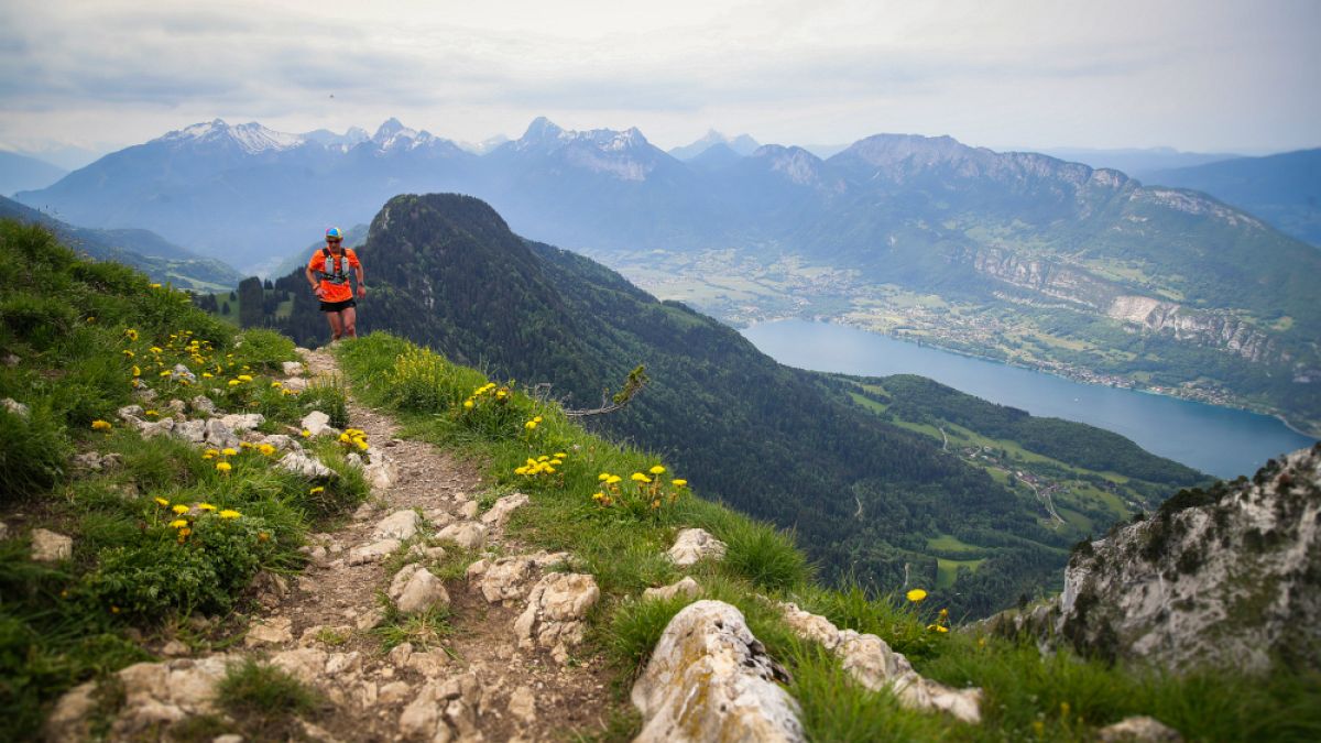 Venha correr pelos Alpes à volta do Lago de Annecy