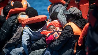 نجات ده‌ها مهاجر از سوی دیده‌بان دریایی با وجود مخالفت‌ شدید ایتالیا