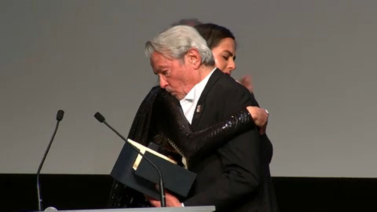 El Festival de Cannes se reconcilia con Alain Delon y le concede la Palma de Oro de honor