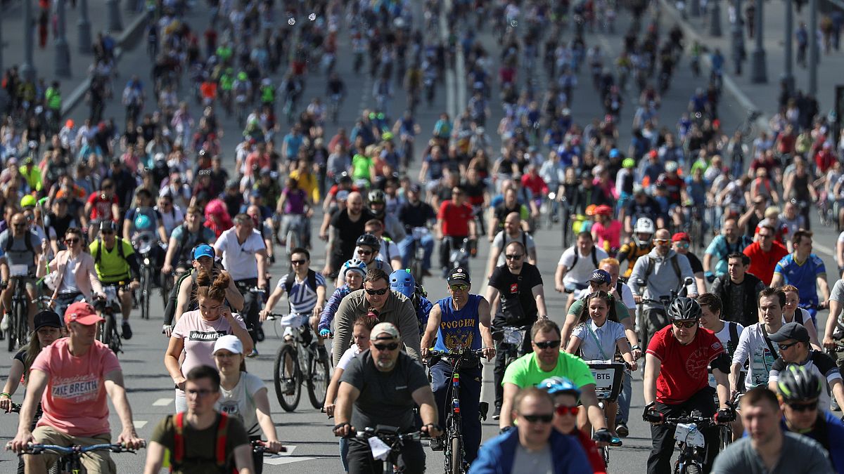 Moscow bicycle festival brings out 40,000 cyclists 