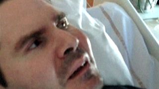 Imagem de Vincent Lambert na cama do hospital onde está há uma década