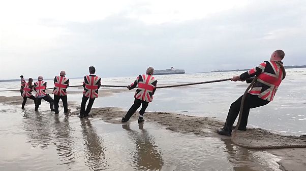 Tug-of-war takes place before island disappears Tug-of-war takes place before island disappears