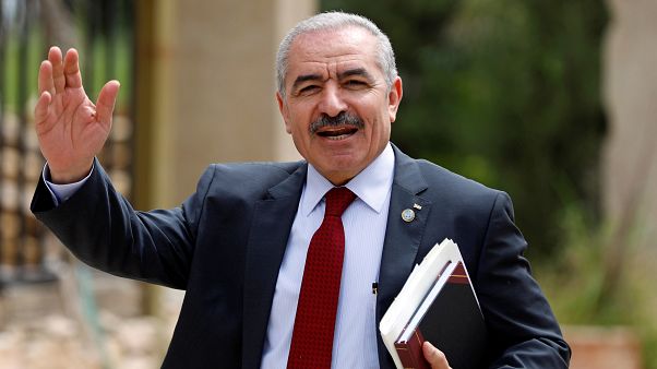رئيس الوزراء الفلسطيني محمد اشتية في رام الله بالضفة الغربية رئيس الوزراء الفلسطيني محمد اشتية في رام الله بالضفة الغربية