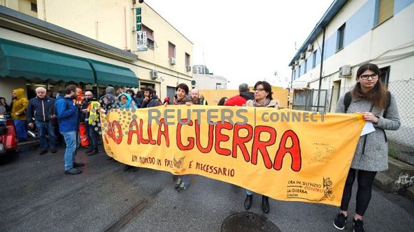 Workers on strike prevent a Saudi ship from loading cargo in Genoa Workers on strike prevent a Saudi ship from loading cargo in Genoa