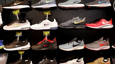 "نايكي" وعشرات شركات الأحذية تدعو ترامب إلى استثناء منتجاتها من التعريفات الجمركية 