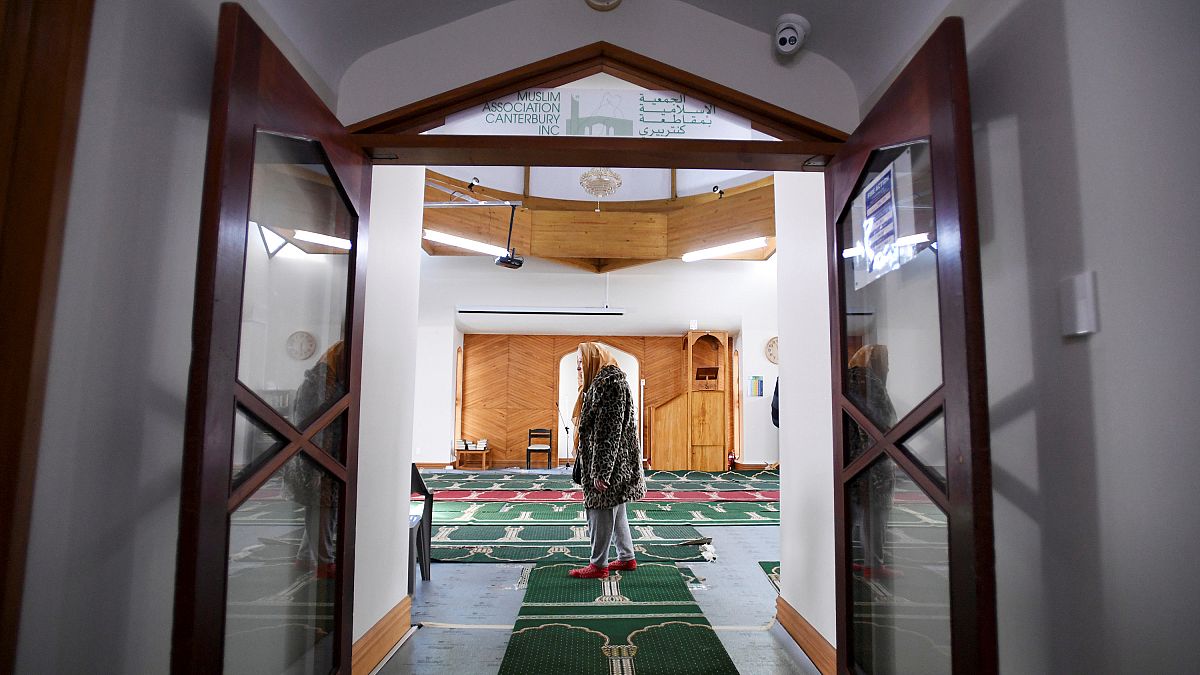Yeni Zelanda'da terör saldırılarının yaşandığı camilere kiliseden 100 bin dolarlık bağış