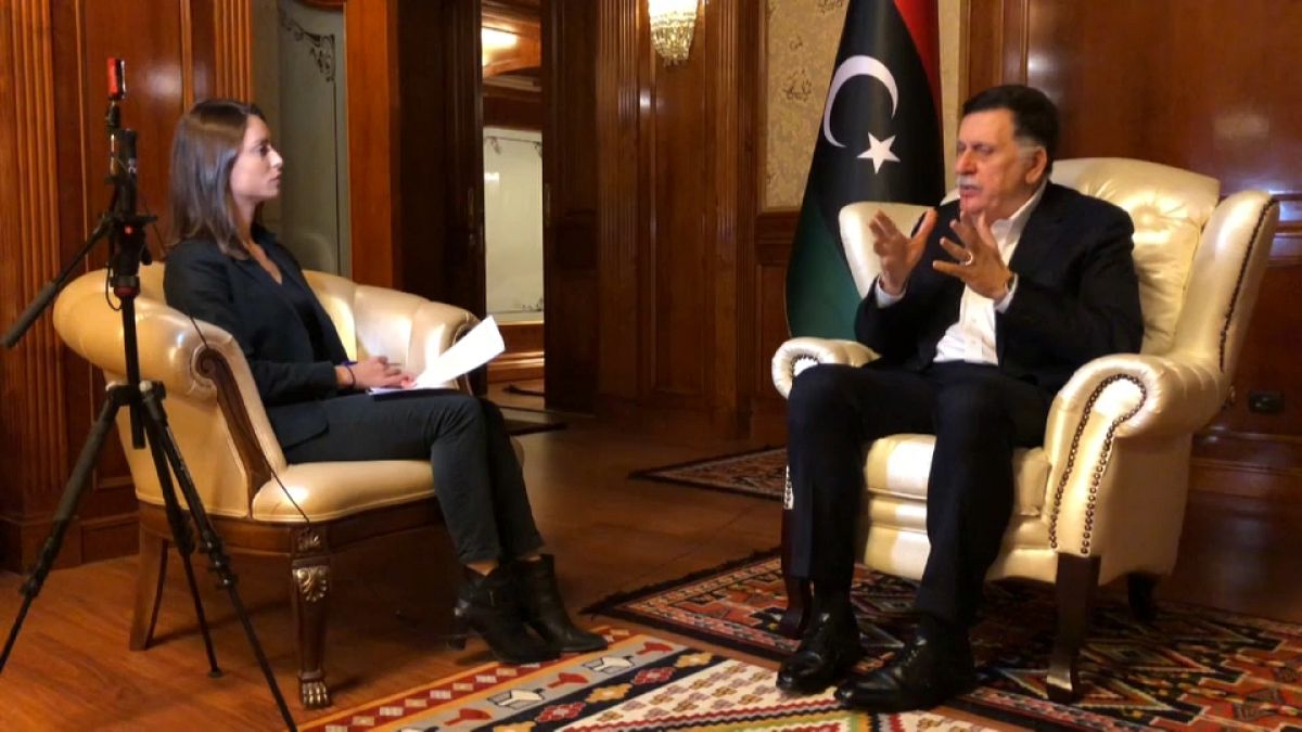 رئيس الوزراء الليبي فائز السراج خلال مقابلة مع مراسلة يورونيوز