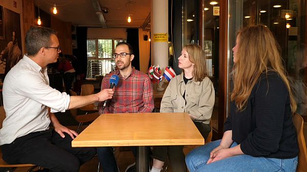 Sur la route des Européennes : à Münster, les réfugiés suivent les élections de près Sur la route des Européennes : à Münster, les réfugiés suivent les élections de près