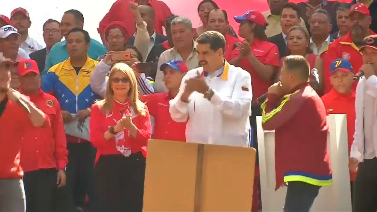 Maduro desafia oposição com eleições antecipadas