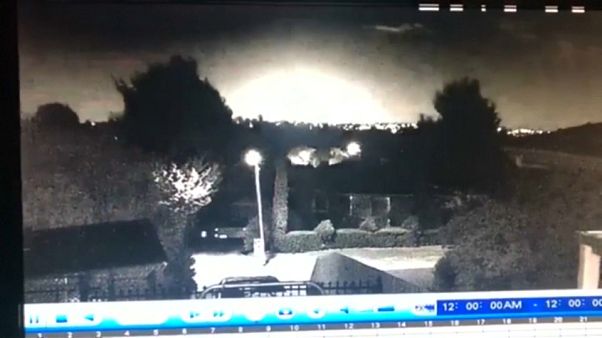Video | Avustralya'nın güneyine alev alev bir gök cismi düştü Video | Avustralya'nın güneyine alev alev bir gök cismi düştü
