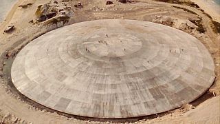 صورة من ويكيبيديا لقبة رونيت التي يبلغ قطرها 100 كتر تقريبا