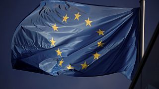 علم الاتحاد الأوروبي أمام مقر حزب سياسي في برلين
