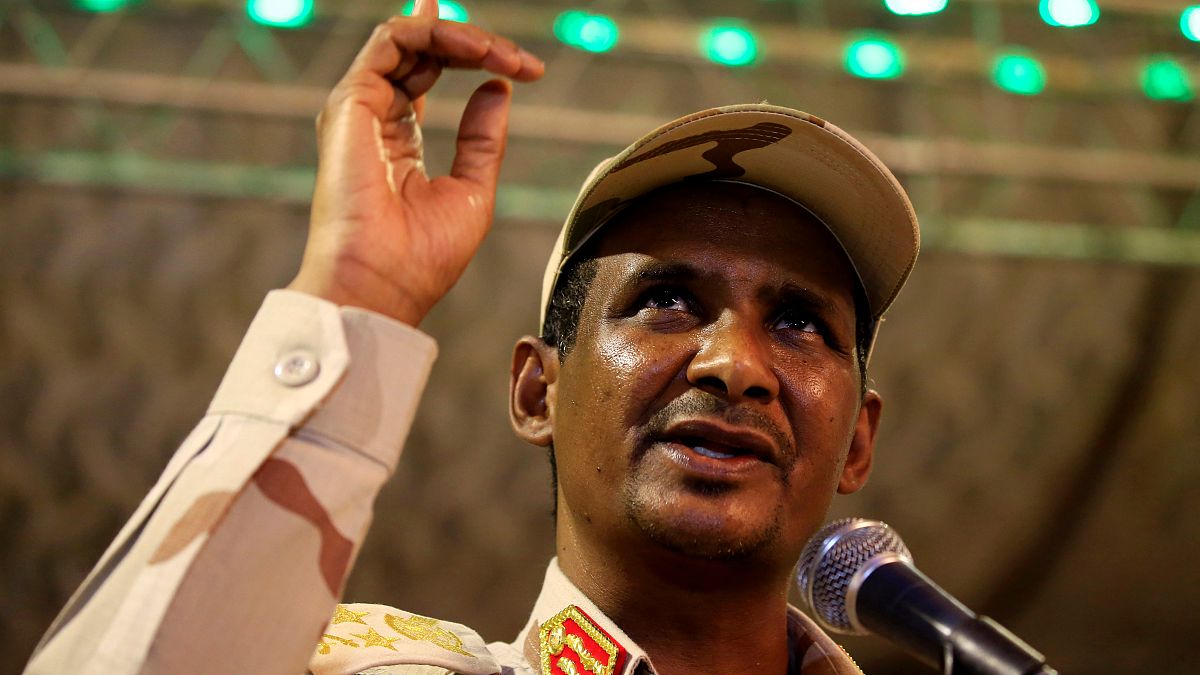الفريق ركن محمد حمدان دقلو نائب رئيس المجلس العسكري الحاكم في السودان