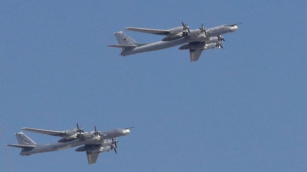 قاذفتان روسيتان من نوع tu-95 في عرض جوي في روسيا قاذفتان روسيتان من نوع tu-95 في عرض جوي في روسيا