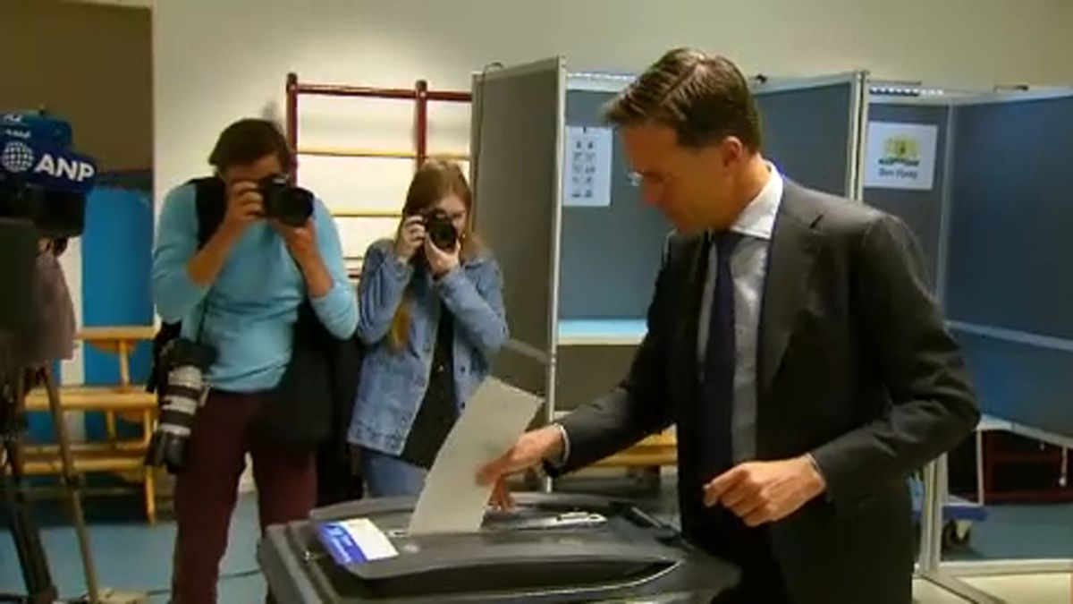Elezioni europee: leader olandesi al voto