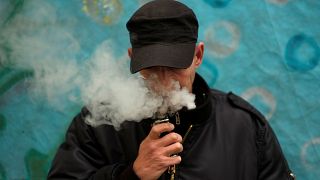 دراسة تكشف فوائد السجائر الإلكترونية في الإقلاع عن التدخين