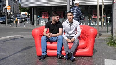 El sofá rojo hace un alto en Molenbeek