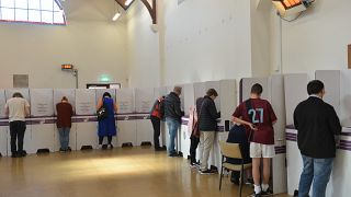 AP seçimleri: İrlanda ve Çekya sandık başında