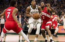 NBA: 3-2 οι Ράπτορς, με την πλάτη στον τοίχο οι Μπακς