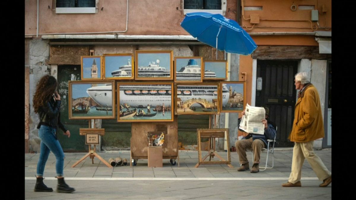 شاهد: لوحة جديدة للفنان بانسكي تعرض في مدينة البندقية 
