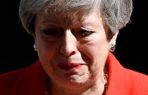 Theresa May könnyes búcsúja