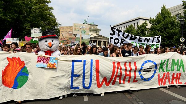 Zehntausende bei Fridays for Future: Europawahl ist Klimawahl Zehntausende bei Fridays for Future: Europawahl ist Klimawahl