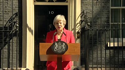 May desiste do Brexit e anuncia demissão