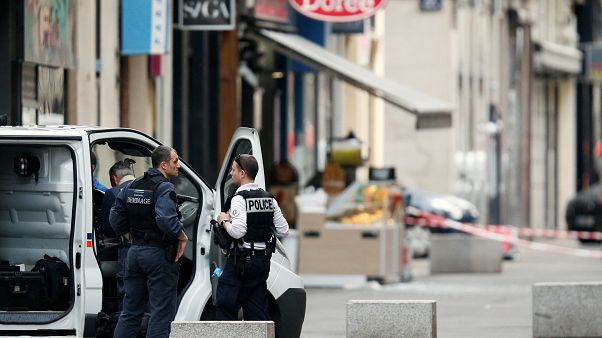 Estalla un paquete bomba en el corazón de Lyon Estalla un paquete bomba en el corazón de Lyon