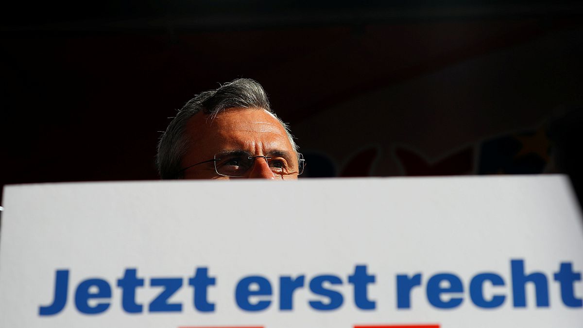 FPÖ wettert gegen Merkel und erntet "Ab nach Ibiza"