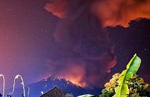 Bali'de yanardağ patladı, Avustralya'ya yapılan uçuşlar iptal edildi
