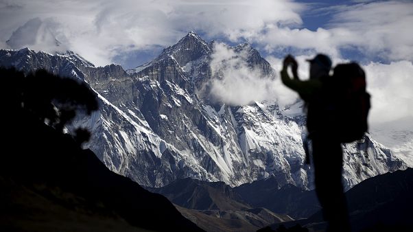 Zahl der toten Bergsteiger am Mount Everest steigt auf zehn Zahl der toten Bergsteiger am Mount Everest steigt auf zehn
