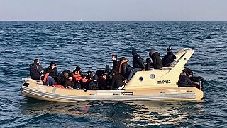 Fransa: Sığınmacıların İngiltere'ye gidişine yardımcı olan bot firması ve taksi şoförüne hapis