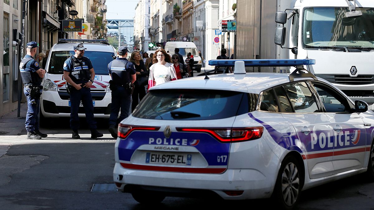 من هو محمد هشام المشتبه في تفجير "الطرد المفخخ" في ليون الفرنسية؟