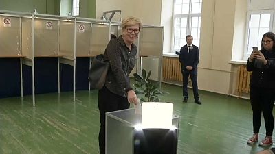 Lithuanian presidential rivals in 2nd round face off